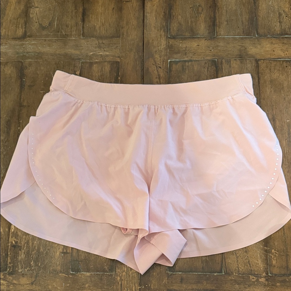 Lululemon fast and free women’s shorts size large light pink